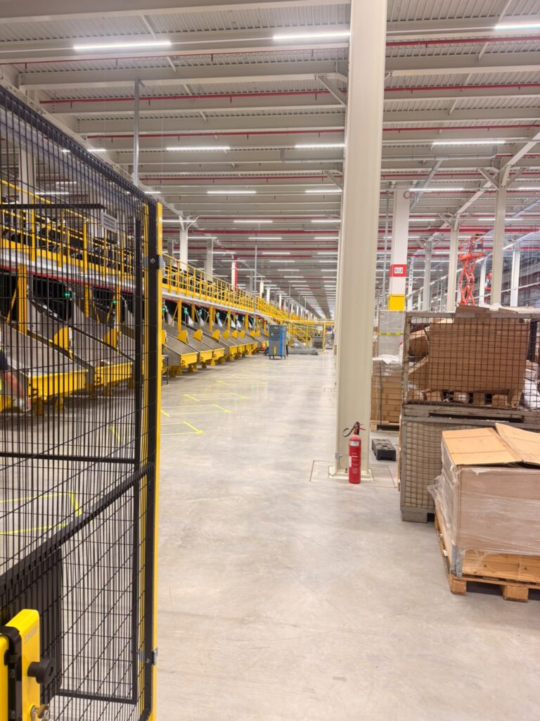 Saarbrücken, Niemcy — Przygotowanie instalacji pod systemy oddymiania obiektu.